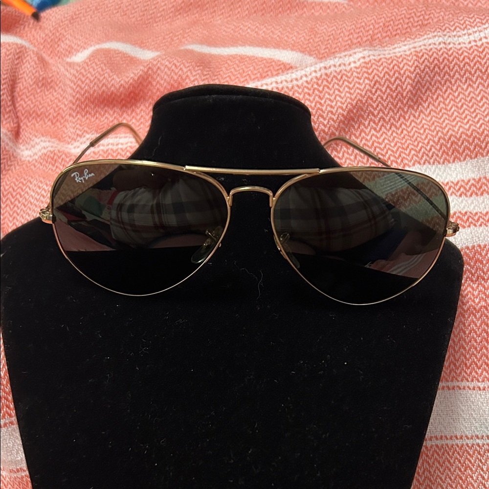 Ray-Ban Classic Gold Aviator Shades